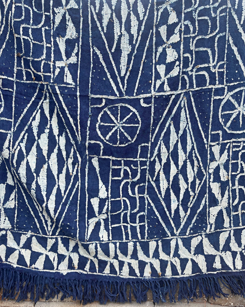 https://afrilege.com/cdn/shop/files/authentic_ndop_textile_handmade_fabric_grassfields_bamileke_cameroon_800x.jpg?v=1722452112