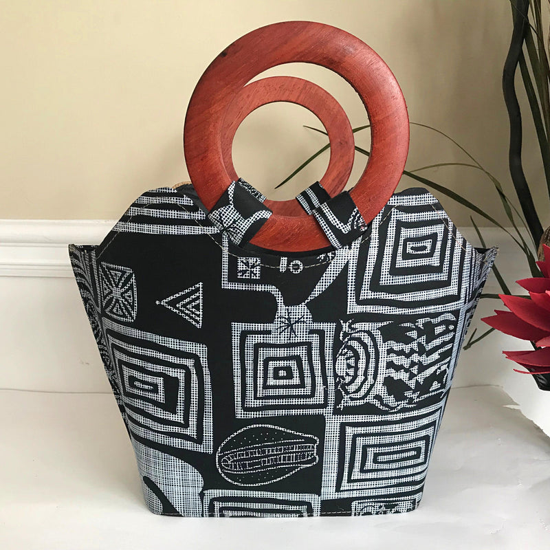 Bamileke Hand Woven Raffia Fibers African Basket bag with wood handle - Medium - Afrilege