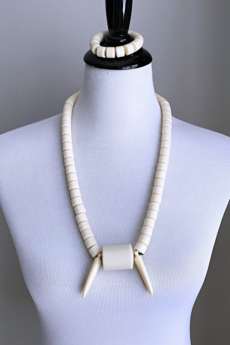 Off-beige Igbo Nigerian tusk Wedding necklace for men - Afrilege